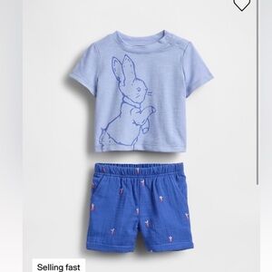 BabyGap Peter Rabbit 2 Piece Set Tshirt and Shorts Set Blue Size 0-3 Months
